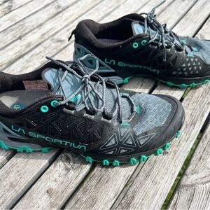 La Sportiva Women's Trail Running Shoes - Black and Green